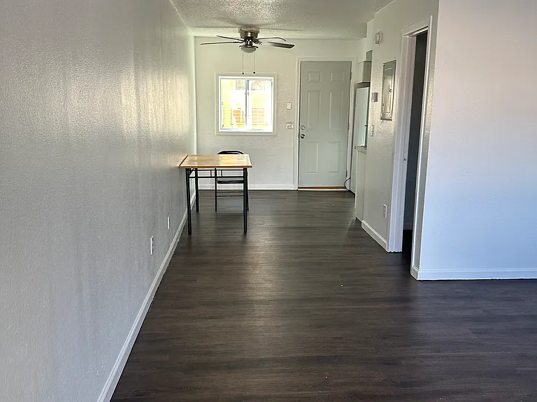 512 Sevier Ave — Photo 6