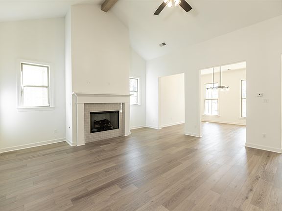 3rd image of 415 Valley Forge Ln