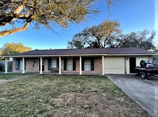 1332 Washington Dr, Alice, TX 78332