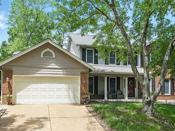 2523 Maple Crossing Dr, Ballwin, MO 63011