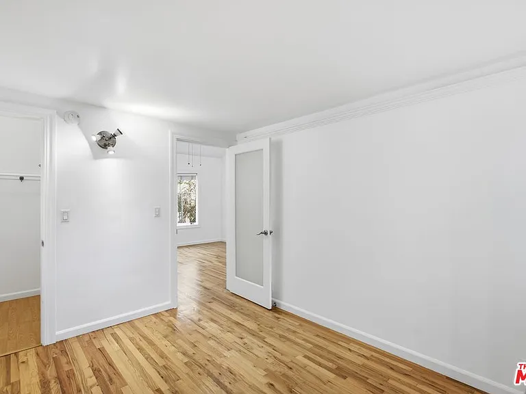 325 Vernon Ave #4 — Photo 12