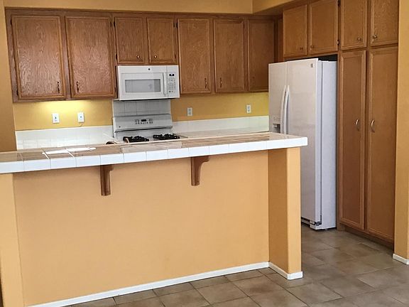 3rd image of 1425 Vaquero Dr