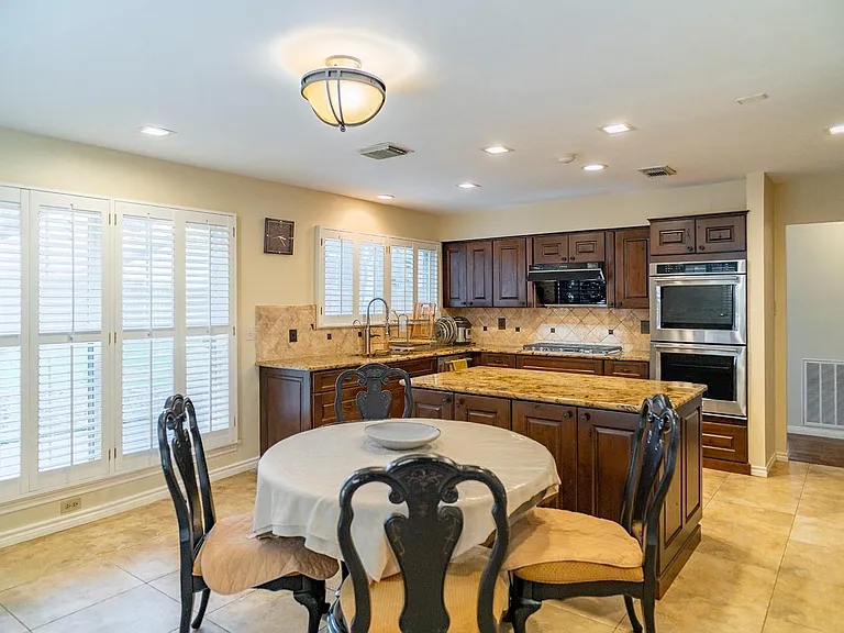 18310 Spellbrook Dr — Photo 21