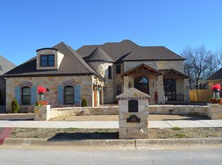 709 SE Yale St, Bentonville, AR 72712