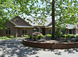 4801 Royal Oak Dr, Evansville, IN 47720