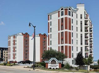 333 Lake Ave APT 302, Racine, WI 53403