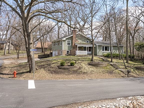 2nd image of 714 Elmwood Dr