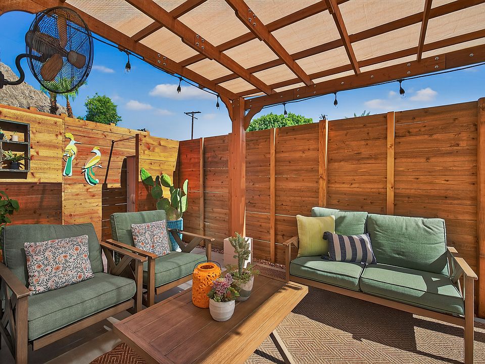 Private lush patio