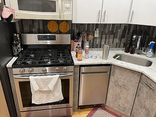 3rd image of 197 Irving Ave #3C