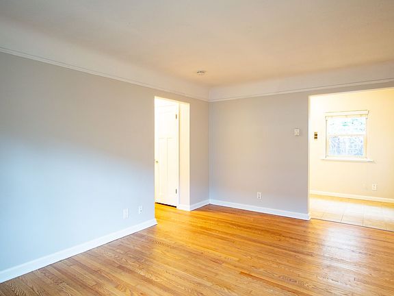 2nd image of 2049-2063 NW Irving St #2061