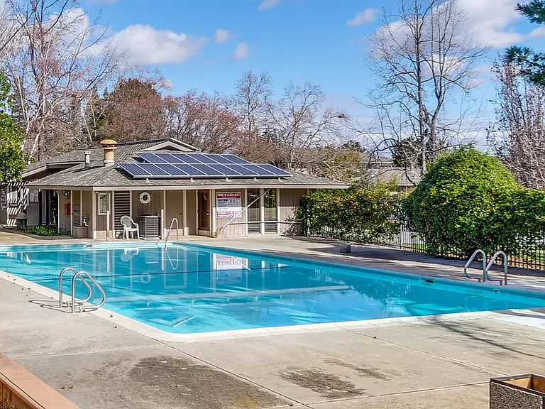 21099 Red Fir Ct — Photo 4
