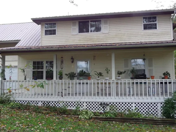 107 Woodlands Cir, Crossville, TN 38571