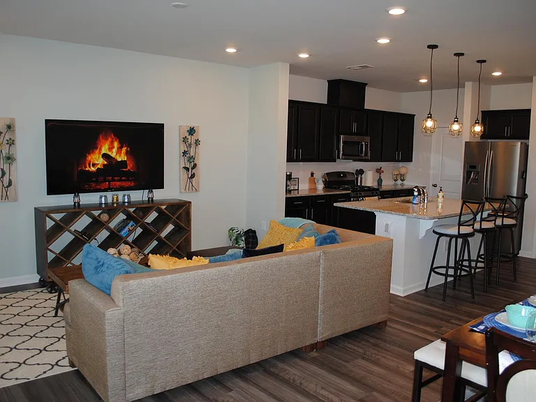5045 Tura St — Photo 37