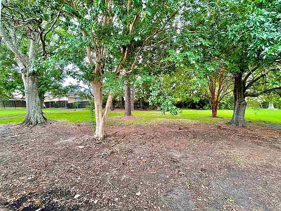 2nd image of 3841 Blackberry Ln