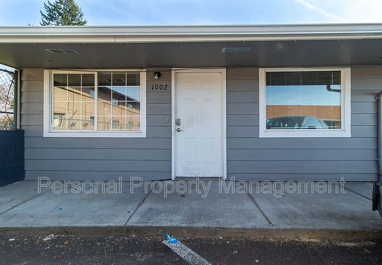 1002 NE 86th St — Photo 2