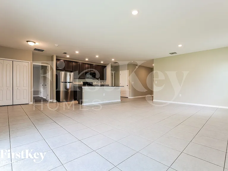 23338 Moorhead Ave — Photo 3