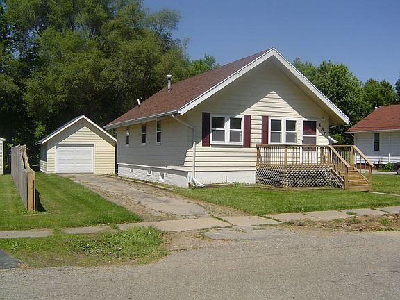 2nd image of 130 Woodward Ave