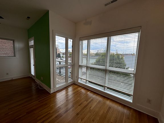 4th image of 233 E Saint Joseph St Unit 3H