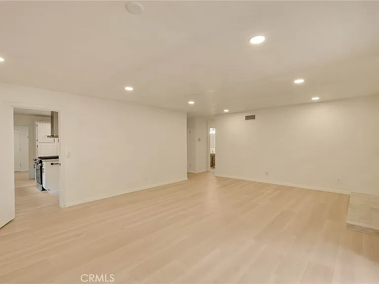 6551 Abbottswood Dr — Photo 8