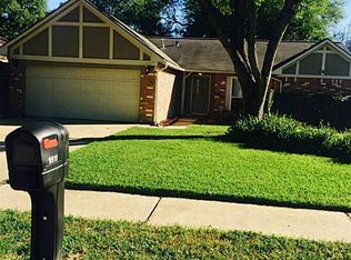 9511 Charter Ridge Dr, Houston, TX 77070