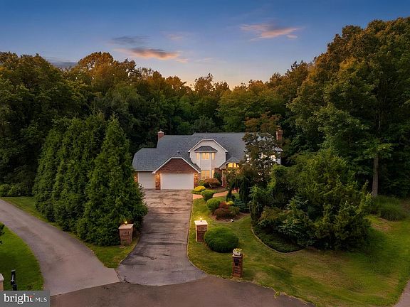 3rd image of 13901 Mount Oak Ct