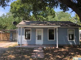 908 Pecan St, Seguin, TX 78155