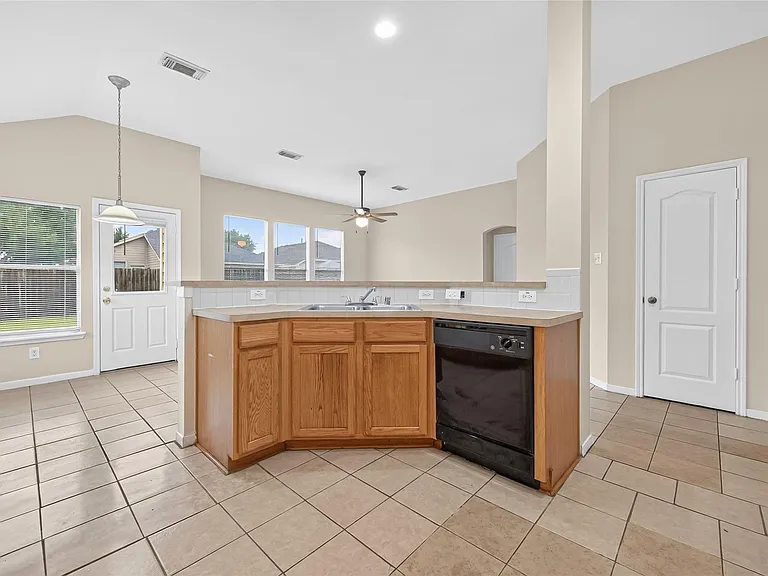 17230 Hollow Sands Ct — Photo 14