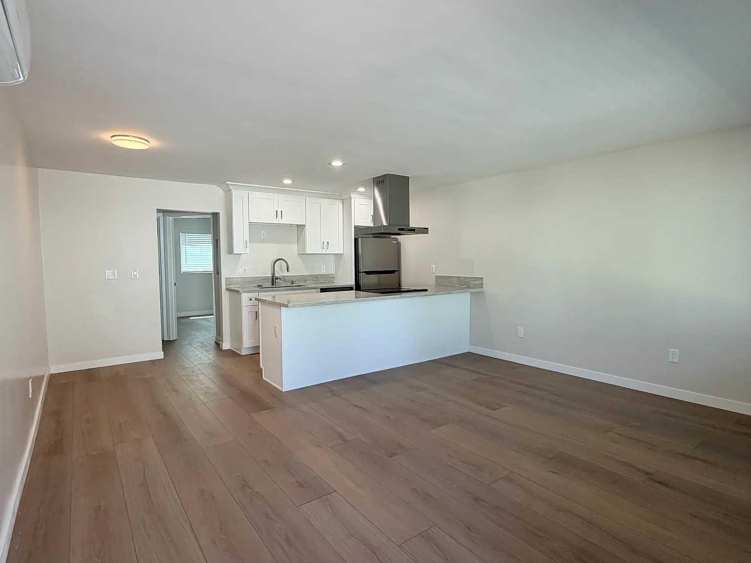 1 bed, 700 sqft, $3,200 — Photo 3