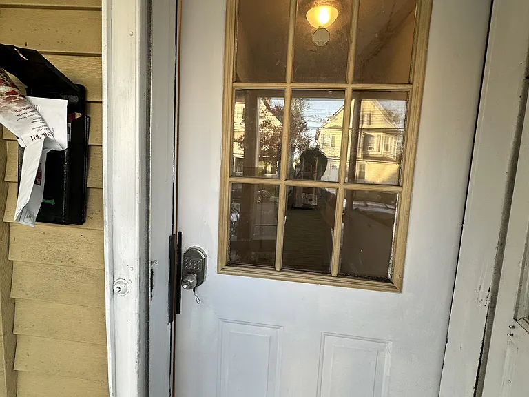 1036 Maplewood Ave #1 — Photo 4