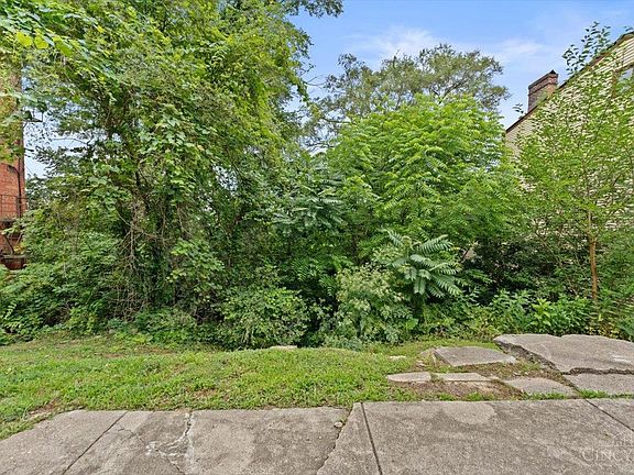2nd image of 1861 Walker St