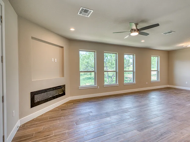 3217 Douglas Dr — Photo 6