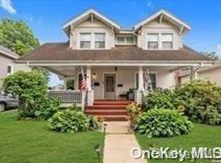 88 Vincent Pl, Lynbrook, NY 11563