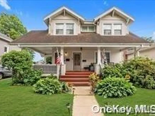 88 Vincent Place, Lynbrook, NY 11563