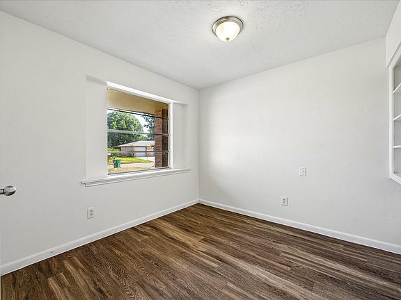 5th image of 1302 Gamma St