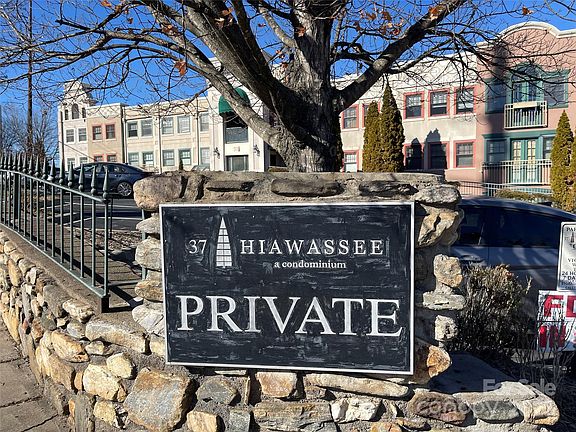 3rd image of 37 Hiawassee St APT W106