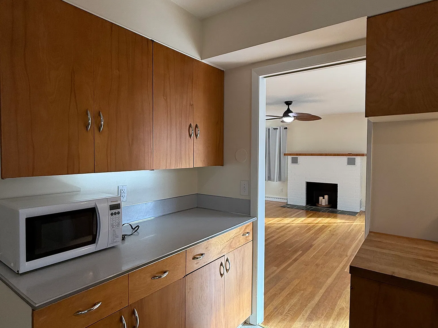 2 bed, 1200 sqft, $2,500 — Photo 4