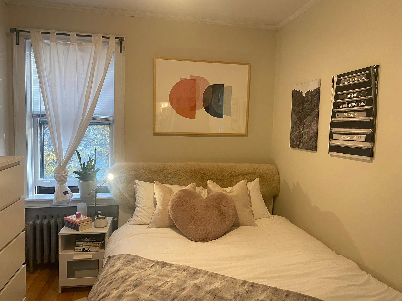 2 bed, 900 sqft, $2,200 — Photo 3