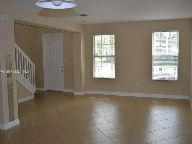 1524 SW 147th Ave #1524 — Photo 3