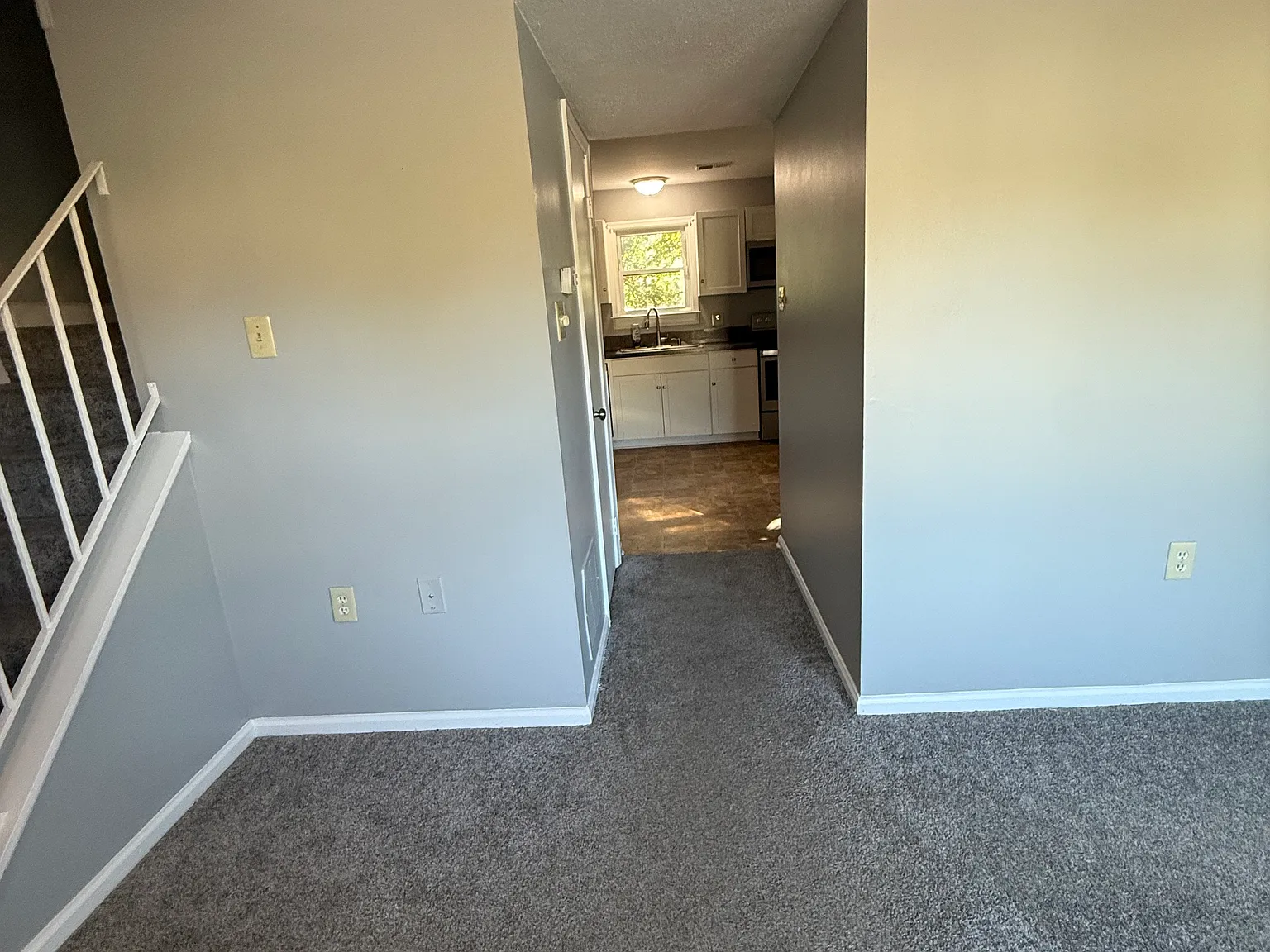 3 bed, 1100 sqft, $1,600 — Photo 4