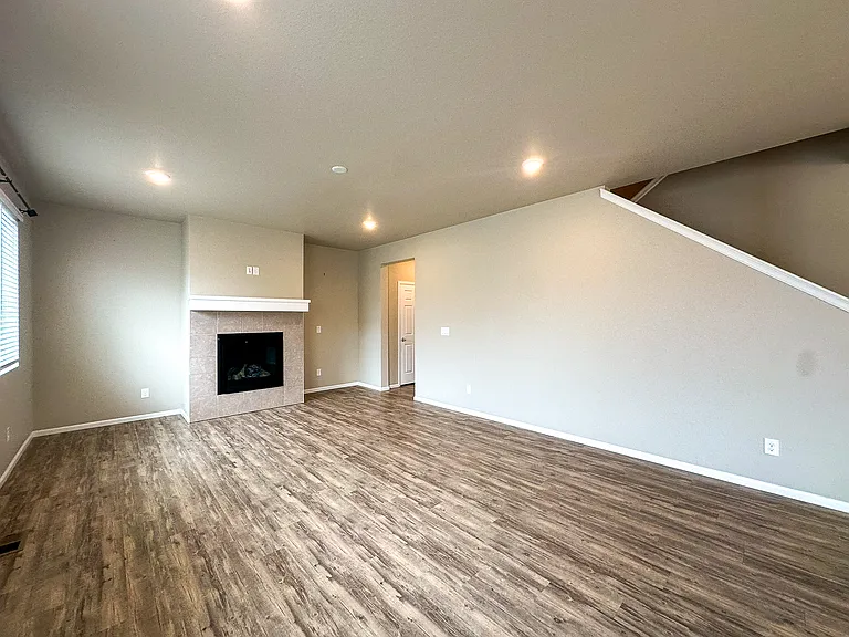 17440 Springfield Dr — Photo 23