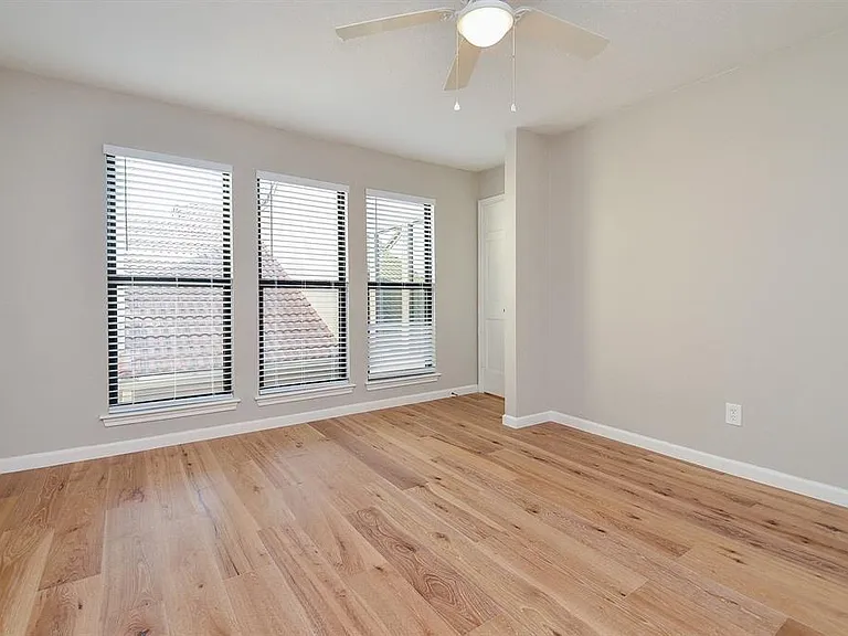 15735 Tanya Cir — Photo 33