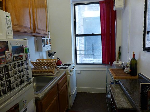 3rd image of 746 St Nicholas Ave APT 6A