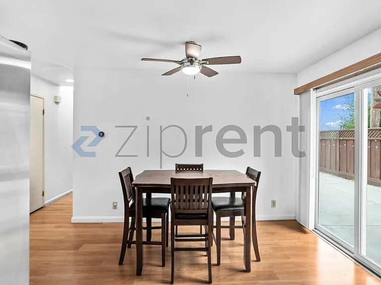 2872 Pickford Pl — Photo 8