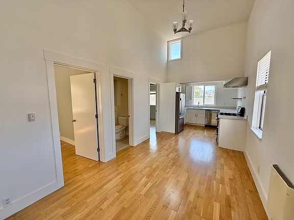 5th image of 120 Connecticut St #B