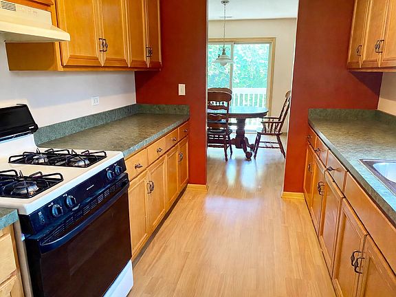 4th image of 184 Saenz Ln #184