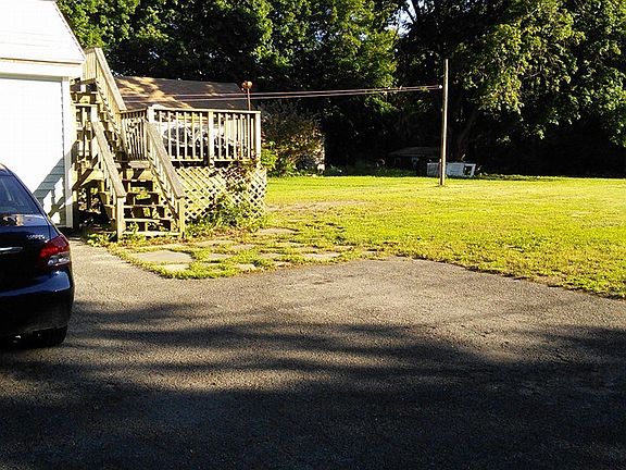 4th image of 11 Tanglewood Ln