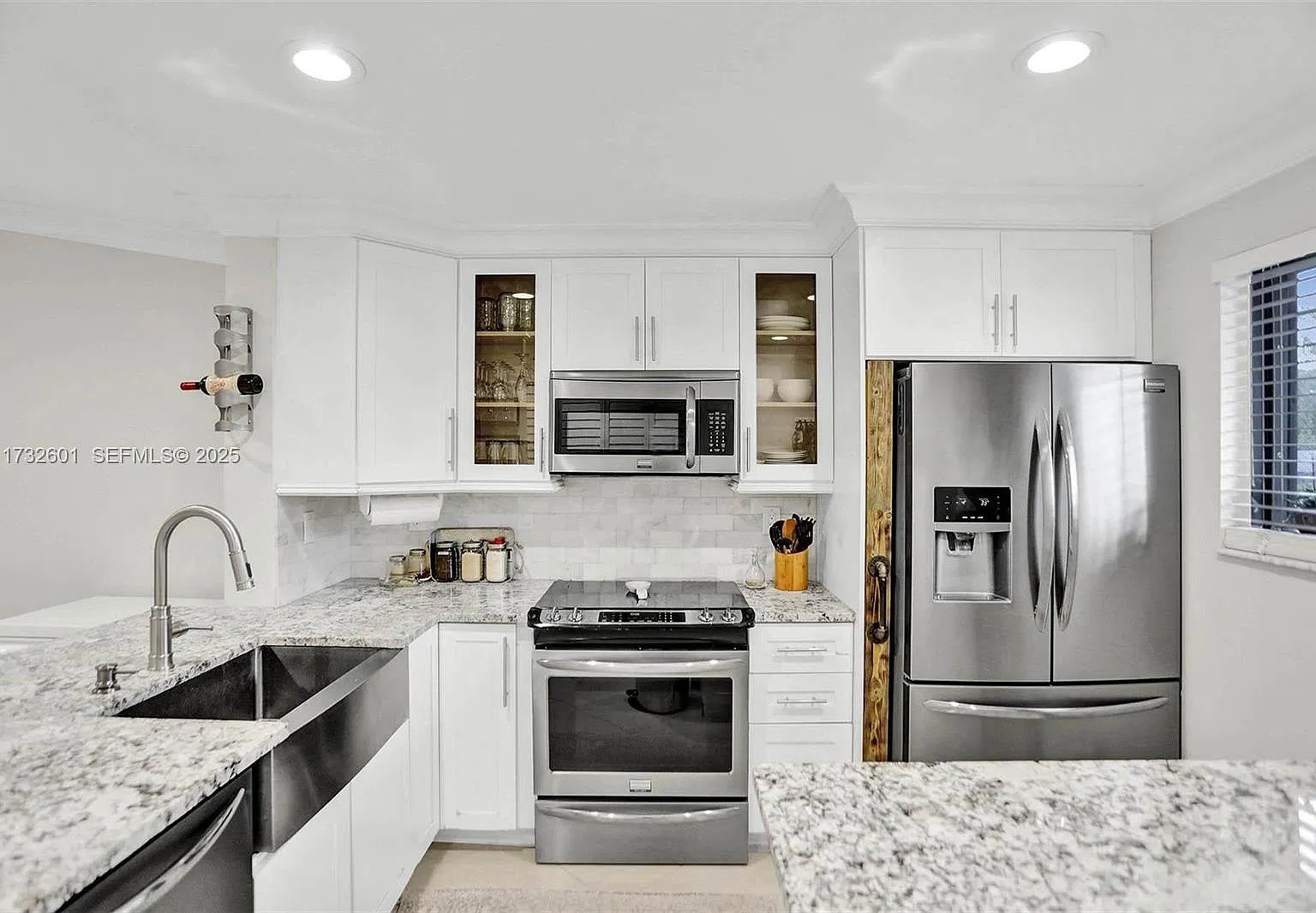 2 bed, 2.0 bath, 912 sqft, $2,150 — Photo 1