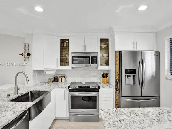 9395 Boca Cove Cir, Boca Raton, FL