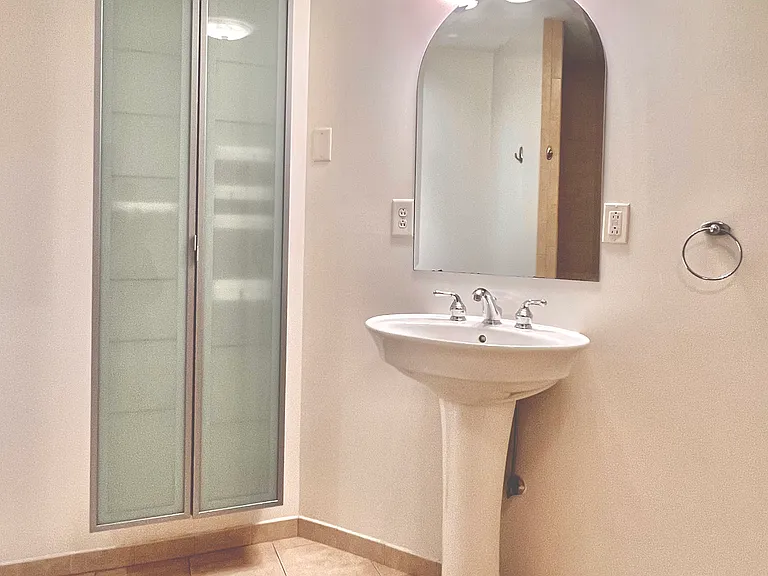 37 Court St #2E — Photo 8