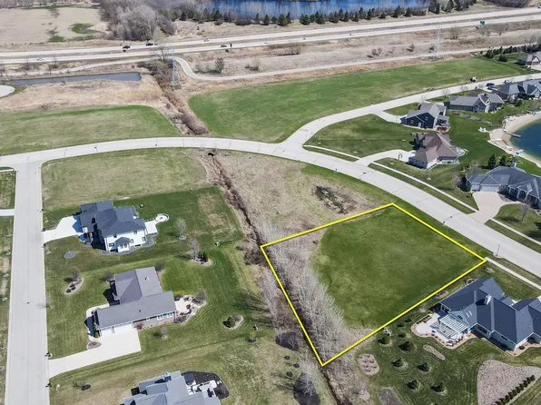 448 N Country Ln #78, Fond Du Lac, WI 54935